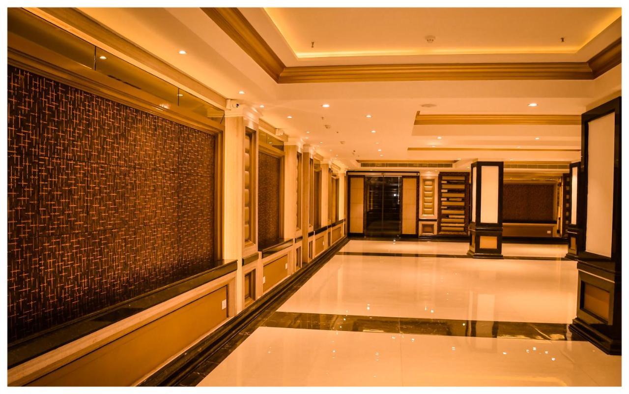 The Downtown Hotel Kanpur Exterior photo